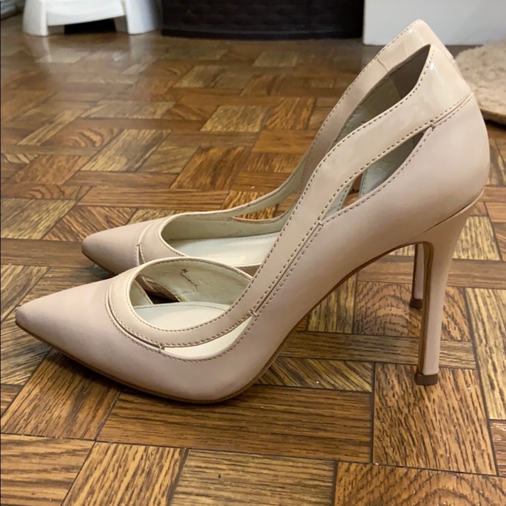 BCBG 6 1/2 heels